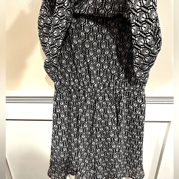 Black and white romper - Picture 3 of 8